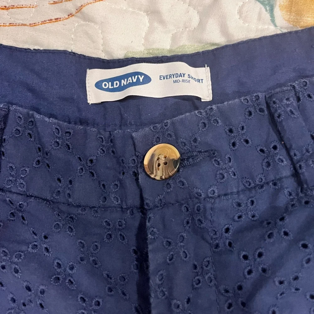 Old Navy Eyelet Navy Blue Shorts- Women’s- Size 8